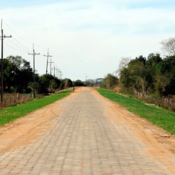 Fiscalización de la Construcción de Obras de Pavimentación en la Red Vial Nacional” Tramos: Depto. Itapúa: B° Kaaguy Rory – 4 Potreros- Ruta 6= 13 ,5 km. Ruta 6 - Cap. Meza = 8km. Acceso Este a Leandro Oviedo= 1,3km. Yatytay – Colonia San Rafael= 17km. Depto. Ñeembucú: Gral. Diaz – Mayor Martínez = 16+,07km y Mayor Martínez – Ita Cora 10,07km. Total: 65,94 km